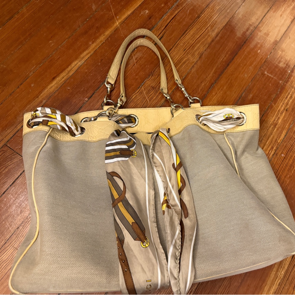 Authentic vintage Gucci Positano tote